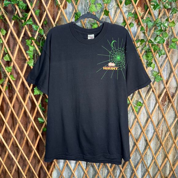 Vintage Y2K Knott Berry scary Farm fire zombie spiderweb tee - Picture 2 of 4